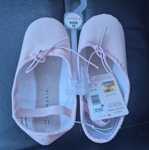 Danskin Girls Ballet Slippers